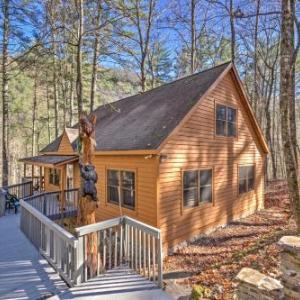 Highlands Cabin with Forest Views Less Than 4 Mi to Cashiers