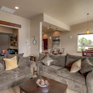 Marvelous Manson Condo Steps to Lake Chelan Beach