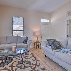 Cozy Galveston Home with Deck - 2 Mi From The Pier!