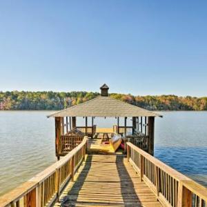 Waterfront High Rock Lake Cottage with Private Dock!