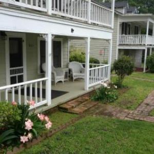 Historic 1920s Jefferson Cottage at Angell Manor!