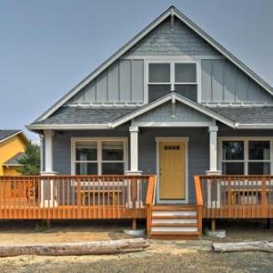 Rockaway Cottage with Ocean View on Beach Access!