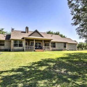 Rustic Hill Country Home with Porch Near The Wineries