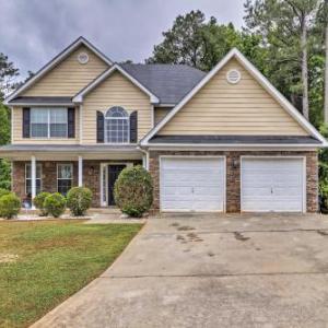 Lovely Family Home - 20 Miles to Downtown Atlanta!