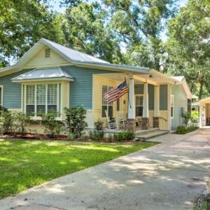 Charming Lake Helen Home with Yard by Interstate 4!