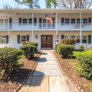 Southern-Style Home with Luxe Kitchen 15 Min to DC!