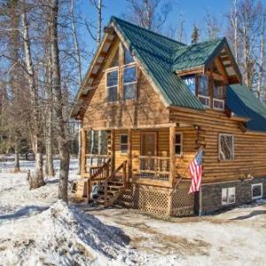 Cozy Palmer Log Cabin Close to Matanuska River!