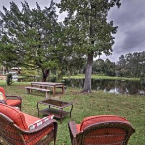 Cozy Lakefront Hernando House with Covered Patio!