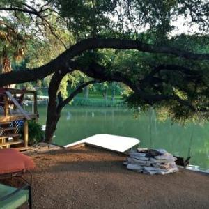 Waterfront Lake LBJ Cabin w/ Dock Canoe & Bikes!