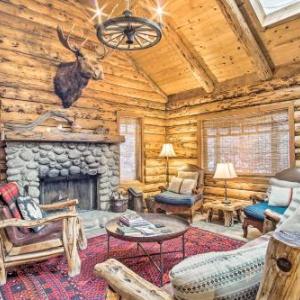 Remodeled Idyllwild Cabin with Hot Tub and Forest Views