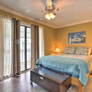 Snowbirds Navarre Oasis with Pool 1 Block to Beach