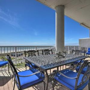 Beachfront Resort Condo - with Sweeping Ocean Views