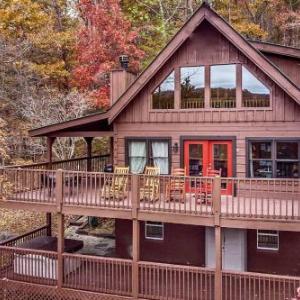 Scenic Solitude in Pigeon Forge with Hot Tub and View