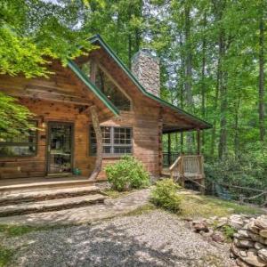 Storybook Bryson City Cabin on Stream - with Hot Tub!