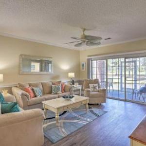 Condo with Patio about 2 Miles to Myrtle Beach Boardwalk!