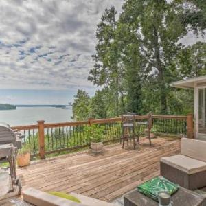 Gainesville Home on Lake Lanier with Shared Dock!