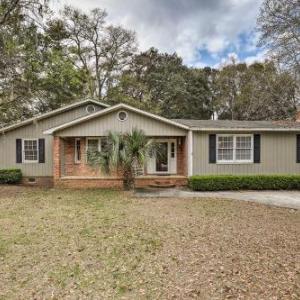 Mt Pleasant House with Screened Patio and Pool Table!