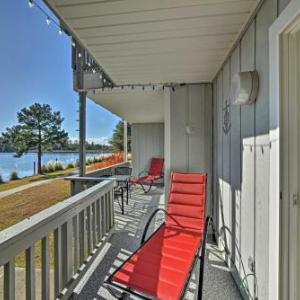 New Bern Condo on Marina with Community Pool and More!