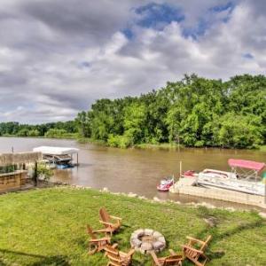 Private Waterfront Mississippi River Home!