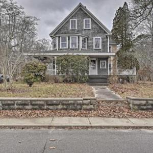 Apt on Vineyard Haven Near Nantucket Sound!