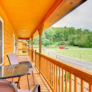 Cozy Bryson City Cabin - 6 Miles to Harrahs!