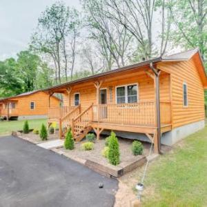 Bears Den Cabin with Porch-Mins to Bryson City