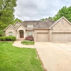 Bentonville Home with Pool Table 2 Mi to Downtown!