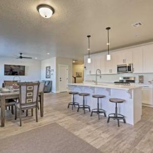 Newly Built Townhome with Hot Tub 7Mi to Red Cliffs