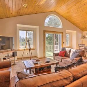 Family Home in Tahoe Donner with Deck 1Mi to Skiing