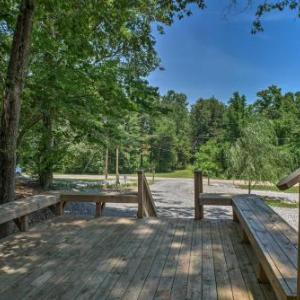 Guntersville Lake Cabin with 3 Fishing Ponds!