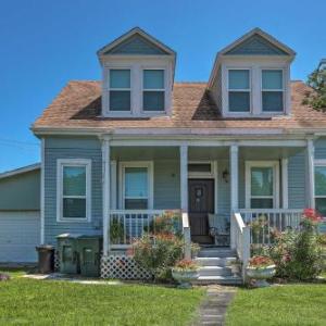 Galveston Home 1 Mi to Beach and Seawall Blvd