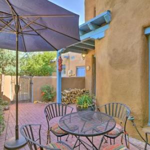 Adobe Townhome with Private Patio Less Than 1Mi to Canyon Road