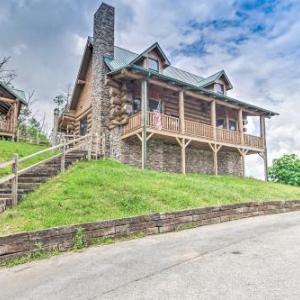 Log Cabin with Hot Tub and Games 5 Mi to Pigeon Forge