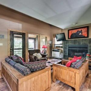 Spacious Rustic Condo with Deck Short Walk to Slopes