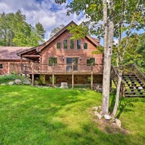 Private Chester Home with Deck Mins to Skiing!