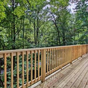 Wooded Mtn Chalet with Loft about 2Mi to Ober Gatlinburg