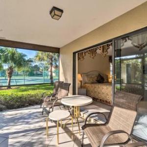 Sarasota Villa with Pool Access about 4 Mi to Beach!