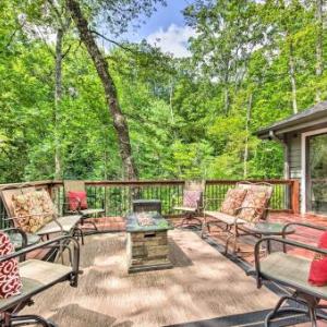 Lake Toxaway Cabin with Fire Pit - 1Mi to Marina