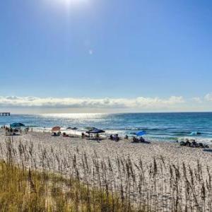 Oceanfront Townhome with Arcade Games and Pool Access