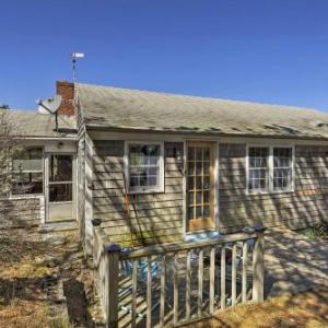 Private Cape Cod Cottage with Patio -5min Walk to Bay