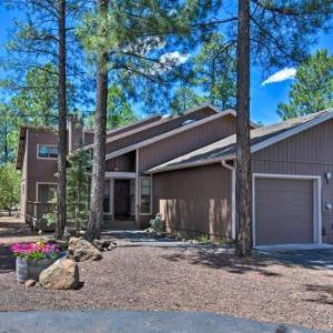 Updated Pinetop Townhome 30 Miles to Sunrise Park