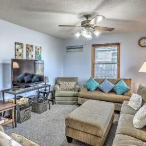 Pet-Friendly Home - A Block to Oak Island Beach!