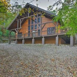 Rocky Pines Lodge with Hot Tub and Deck on 1half Acres!