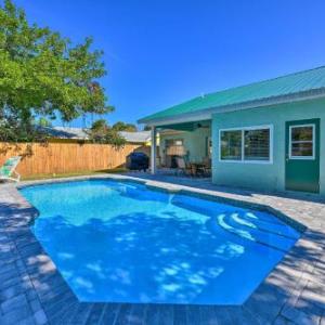 Pet-Friendly Coastal Bradenton Retreat with Fire Pit