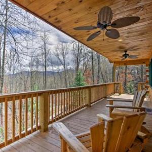 Cozy Bryson City Cabin - 2 Miles to Downtown!