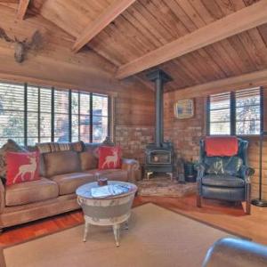 Casa Lea 5-Star Log Cabin with Community Amenities!