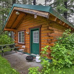 Cozy Cabin on the Creek Near Hiking Trails and Town!