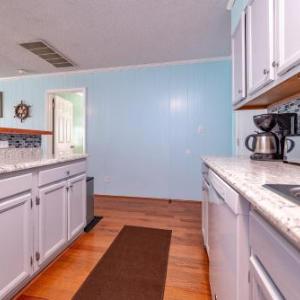 Landing Pad - Kill Devil Hills Oceanside 350 Yards to Beach Flex Stays 4 BR