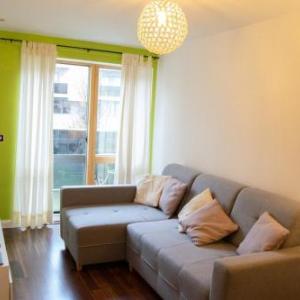 Modern 1 Bed with Balcony around Kilburn Park