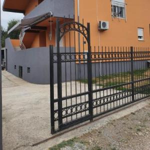 Apartmen Kuca za odmor i familiju